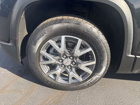 Used 2023 GMC Acadia SLT image 27