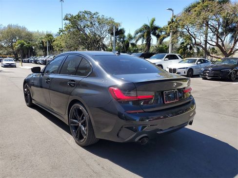 Used 2022 BMW 330i Sedan w/ M Sport Package image 3