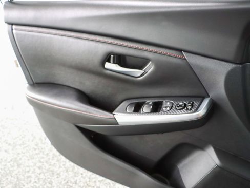 Used 2025 Nissan Sentra SR image 21