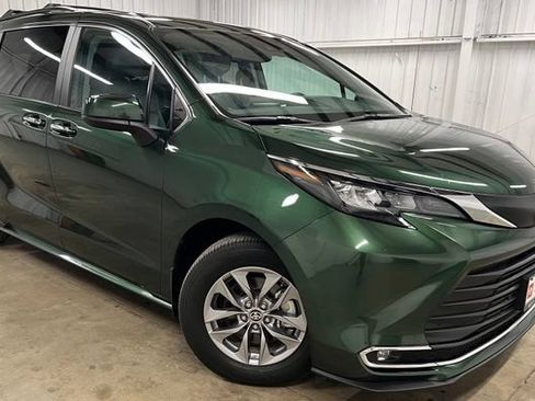 Certified 2024 Toyota Sienna XLE FWD image 1