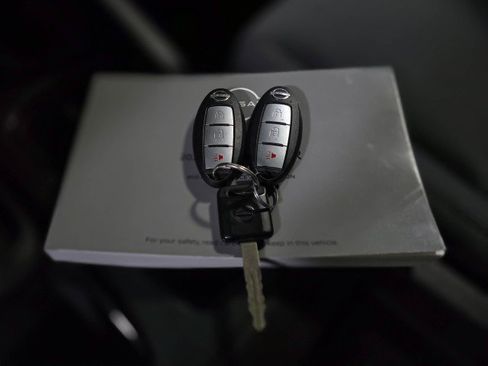 Used 2023 Nissan Frontier SV w/ Midnight Edition Package image 42