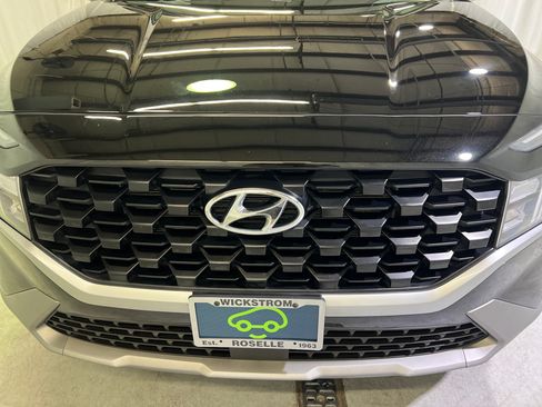 Used 2023 Hyundai Santa Fe SEL FWD image 4