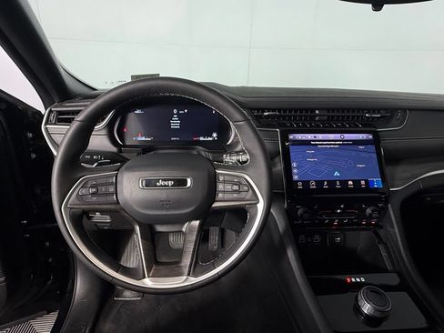 Certified 2024 Jeep Grand Cherokee Limited RWD image 16