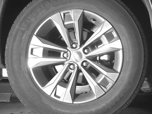 Used 2025 Chevrolet Equinox LT FWD image 15