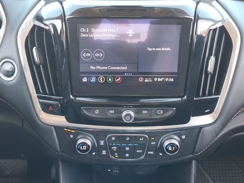 Used 2021 Chevrolet Traverse Premier w/ Redline Edition FWD image 16