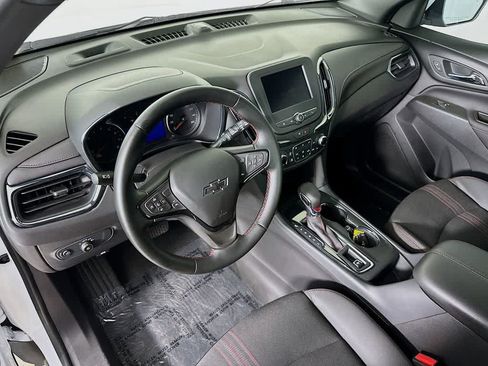 Used 2024 Chevrolet Equinox RS FWD image 2