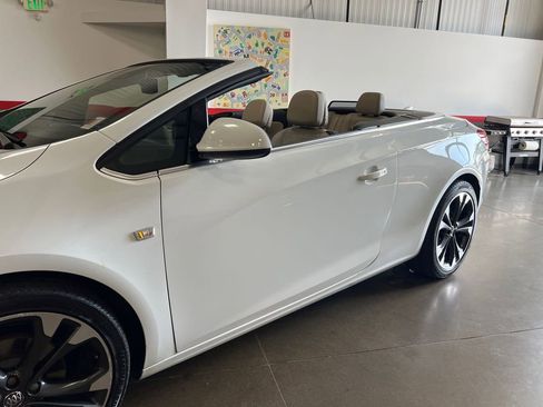 Used 2019 Buick Cascada Premium image 23