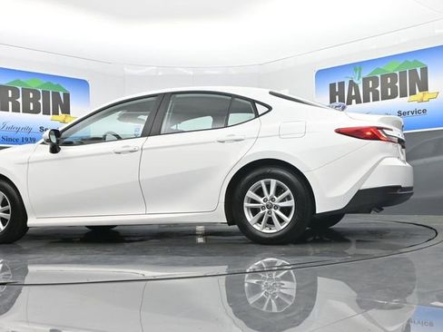Used 2025 Toyota Camry LE image 19