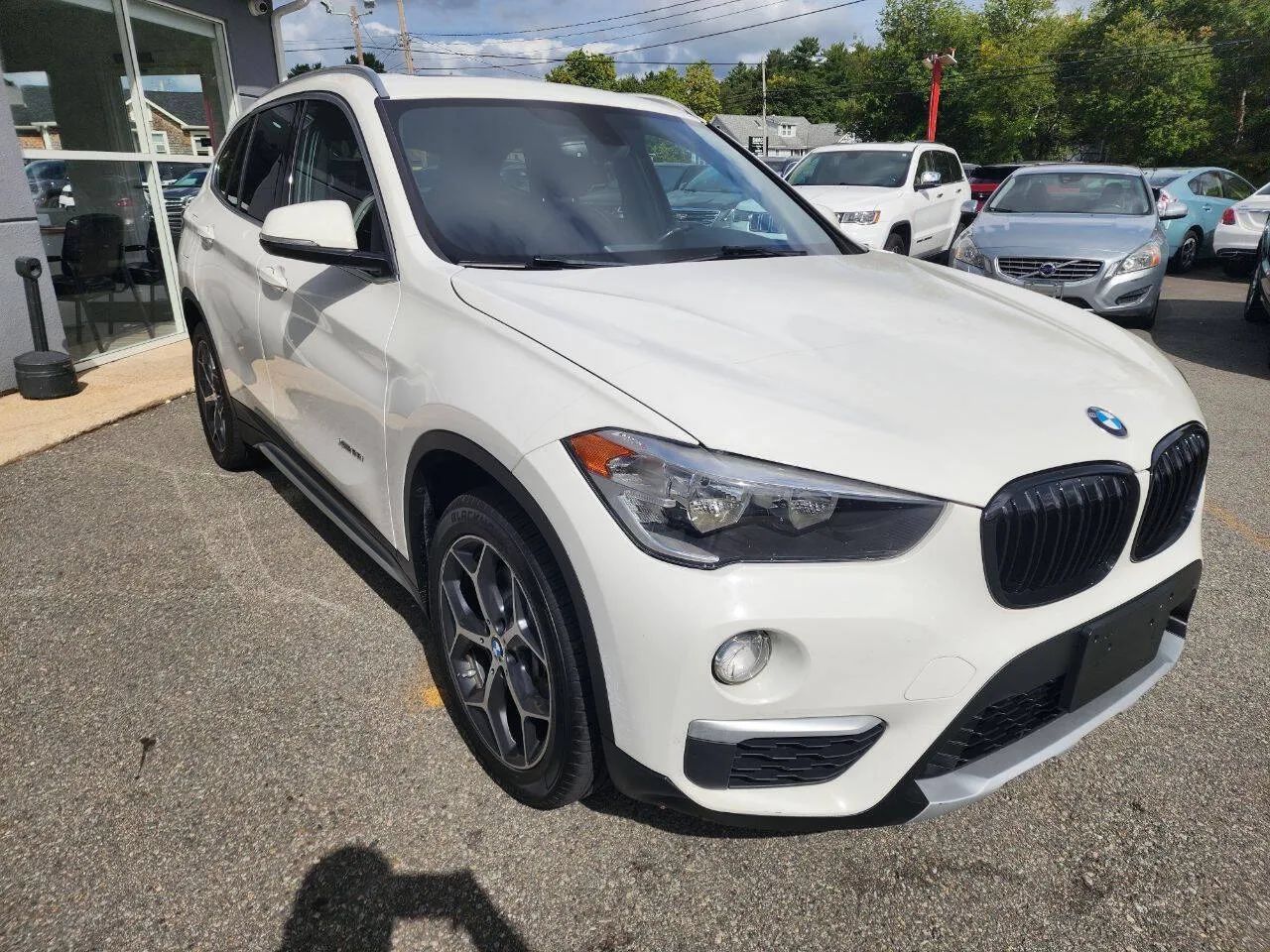 Used 2018 BMW X1 xDrive28i AWD/4WD image 3