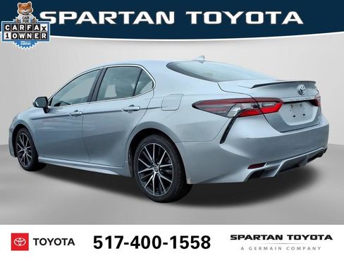 Used 2024 Toyota Camry SE image 9