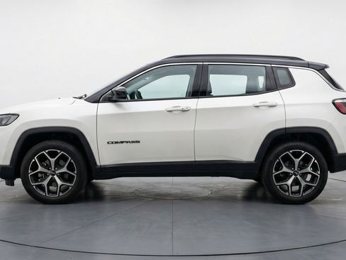 Used 2025 Jeep Compass Limited image 5
