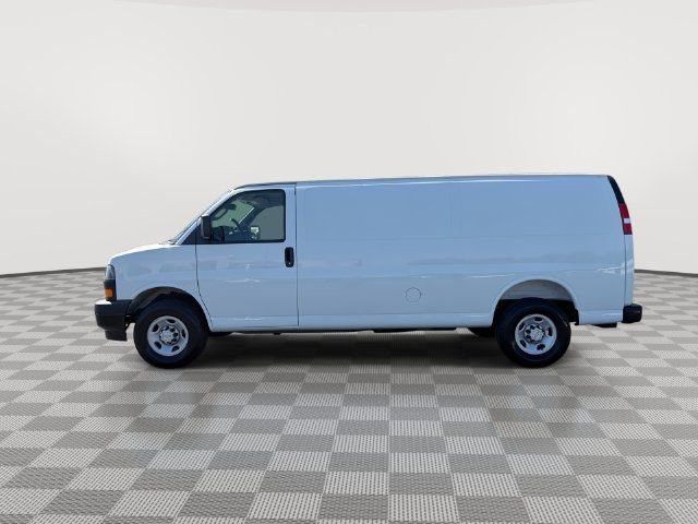 Used 2026 Chevrolet Express 2500 Extended w/ Driver Convenience Package RWD image 6