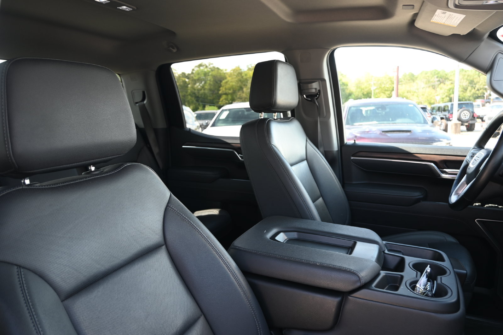 Used 2025 GMC Sierra 1500 SLT RWD image 31
