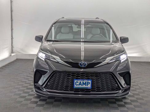 Used 2024 Toyota Sienna XSE FWD image 9