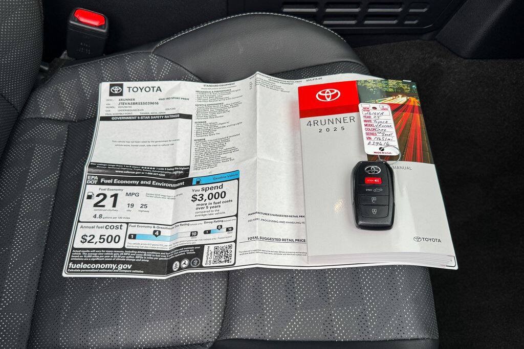 Used 2025 Toyota 4Runner 4WD image 38