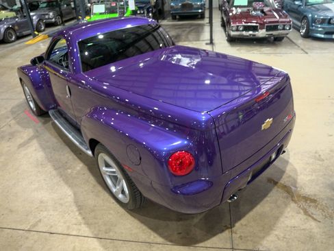 Used 2004 Chevrolet SSR image 28