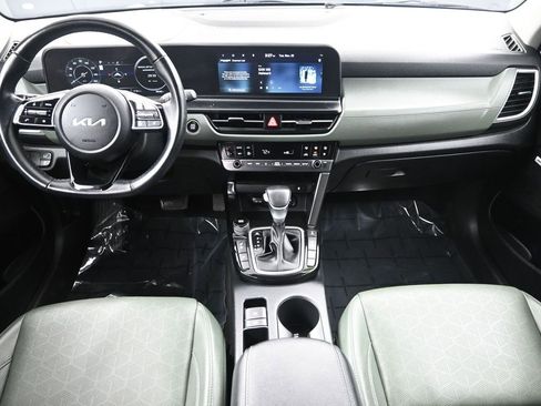 Certified 2024 Kia Seltos SX w/ SX Sunroof Package image 34