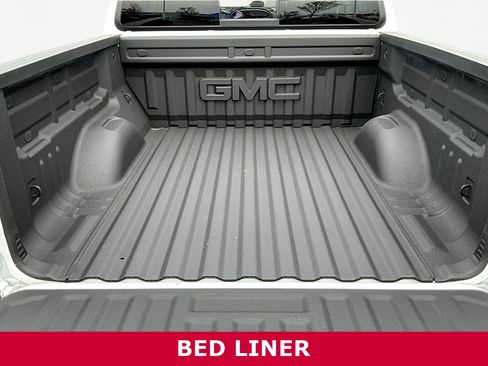 Used 2022 GMC Canyon AT4 w/ Trailering Package image 8