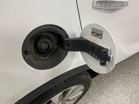 Used 2020 Buick Encore Preferred image 14