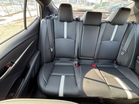 Used 2025 Toyota Camry SE image 40