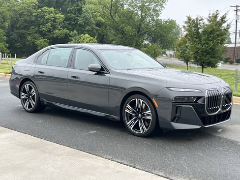 Used 2024 BMW 760i xDrive w/ Executive Package AWD/4WD image 1