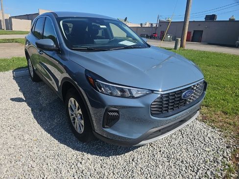 Used 2023 Ford Escape Active w/ Tech Pack #2 AWD/4WD image 6