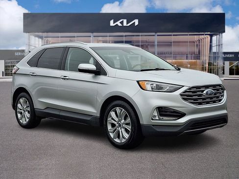 Used 2019 Ford Edge Titanium image 1