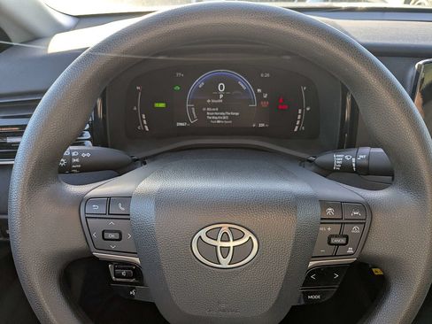 Used 2025 Toyota Camry LE FWD image 28