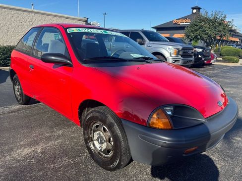 Used 1997 Geo Metro Hatchback FWD image 1