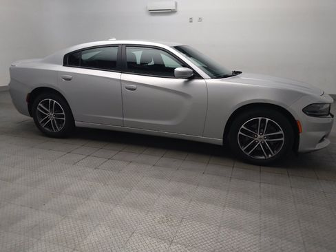 Used 2019 Dodge Charger SXT AWD/4WD image 11