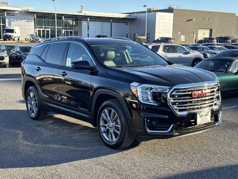 Used 2023 GMC Terrain SLT image 25