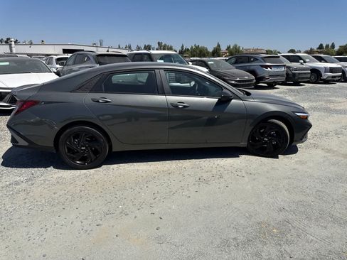 Used 2026 Hyundai Elantra Sport FWD image 4