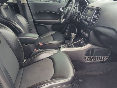 Used 2018 Jeep Compass Latitude image 24