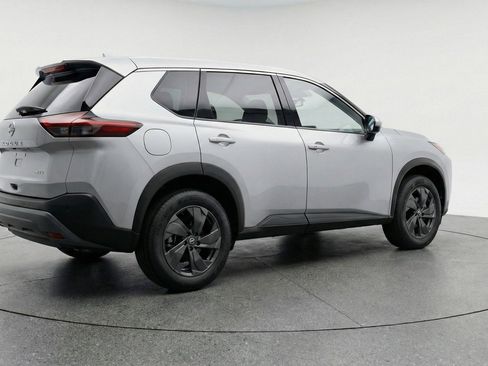Used 2025 Nissan Rogue SV AWD/4WD image 9