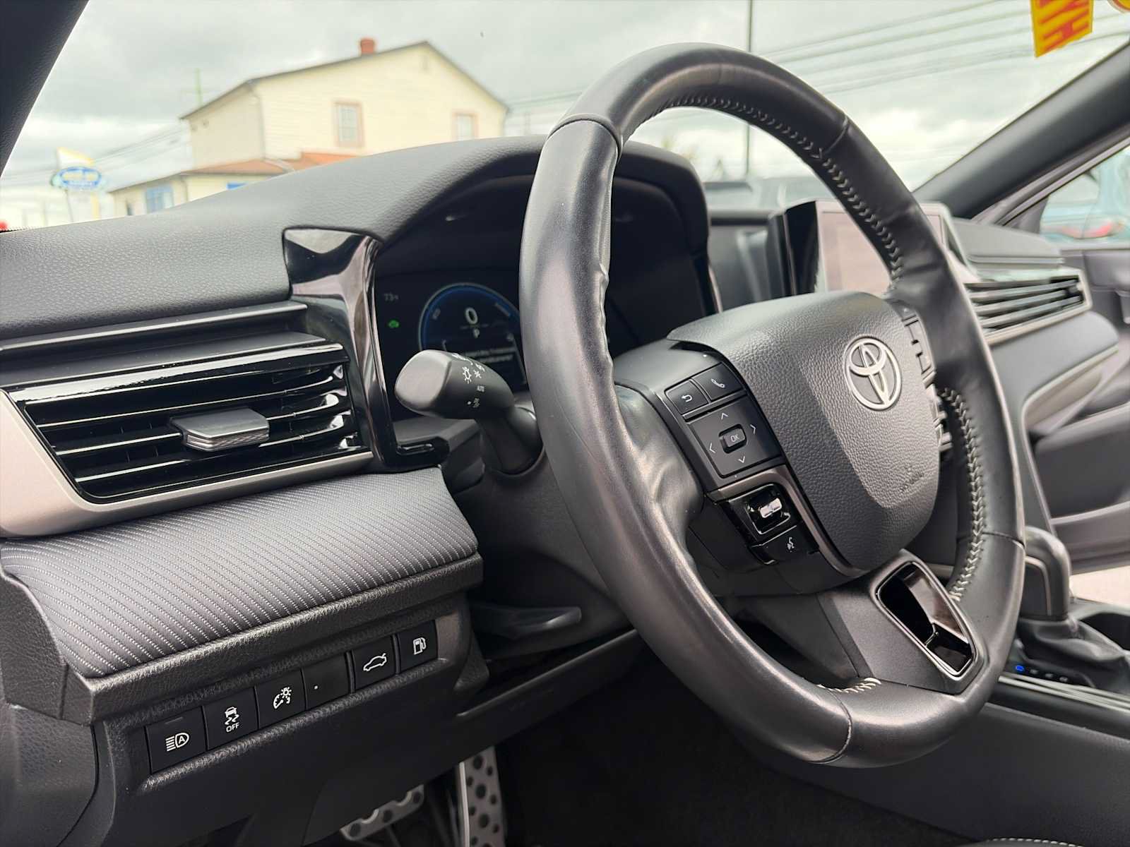 Used 2025 Toyota Camry SE w/ Convenience Package AWD/4WD image 24