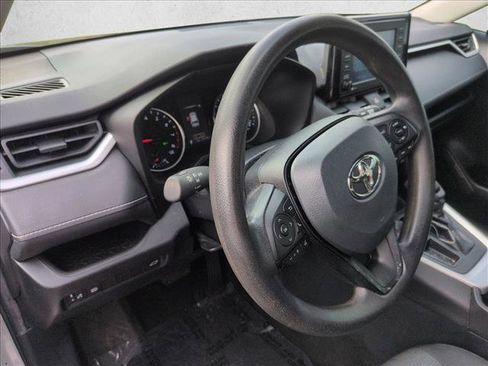 Used 2022 Toyota RAV4 XLE w/ Convenience Package image 10