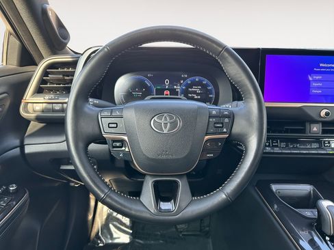 Used 2025 Toyota Crown Platinum image 14