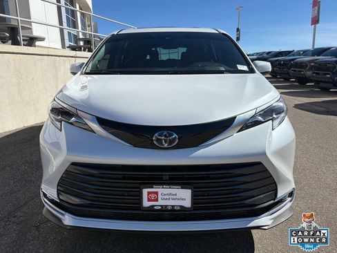 Used 2024 Toyota Sienna Platinum image 12