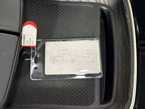 Used 2022 Rivian R1T Adventure image 39