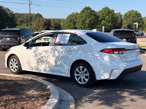 Used 2026 Toyota Corolla LE FWD image 9