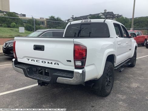 Used 2022 Toyota Tacoma SR5 RWD image 5