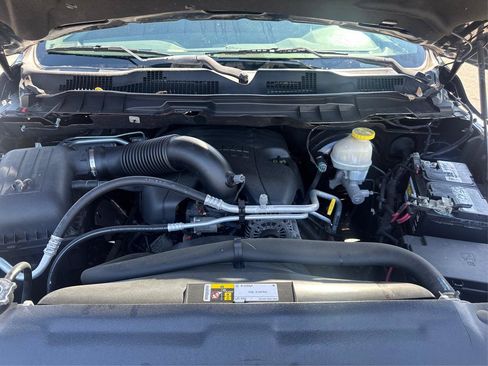 Used 2017 RAM 1500 Classic SLT AWD/4WD image 11