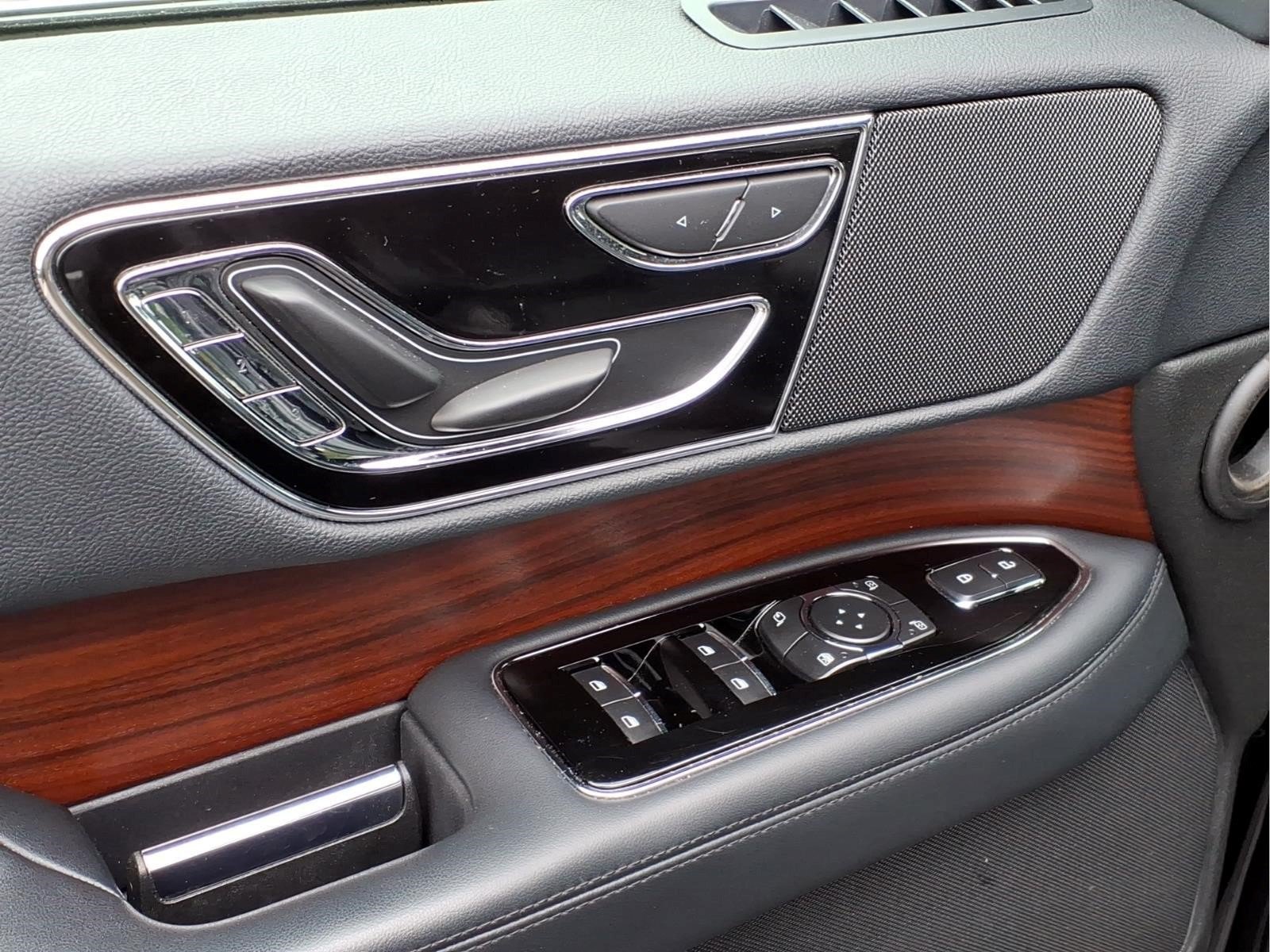 Used 2022 Lincoln Navigator 4WD image 15