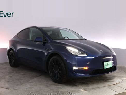 Used 2022 Tesla Model Y Long Range AWD/4WD image 13