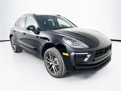 New 2026 Porsche Macan image 7