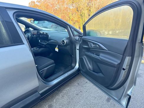 New 2026 Chevrolet Equinox EV LT image 31