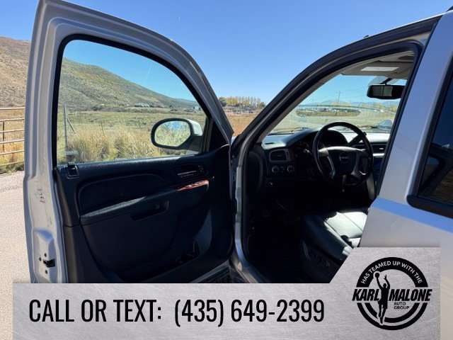 Used 2013 GMC Yukon XL SLT w/ SLT-2 Equipment Package AWD/4WD image 12