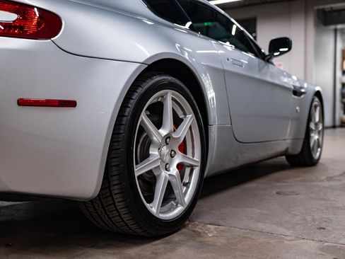 Used 2007 Aston Martin V8 Vantage Coupe RWD image 38
