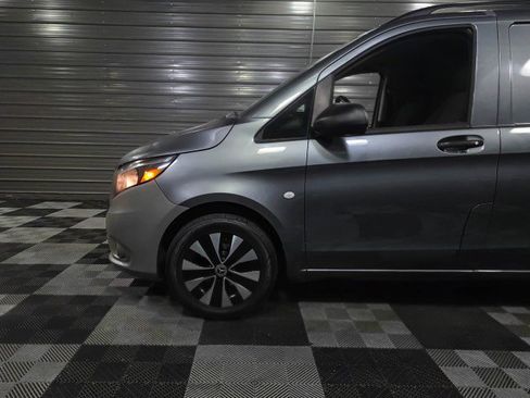 Used 2021 Mercedes-Benz Metris image 31