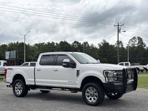 Used 2019 Ford F250 Lariat w/ Lariat Ultimate Package AWD/4WD image 3